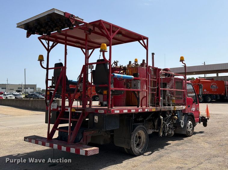 image for item EW5063 2004 GMC W5 paint striper truck