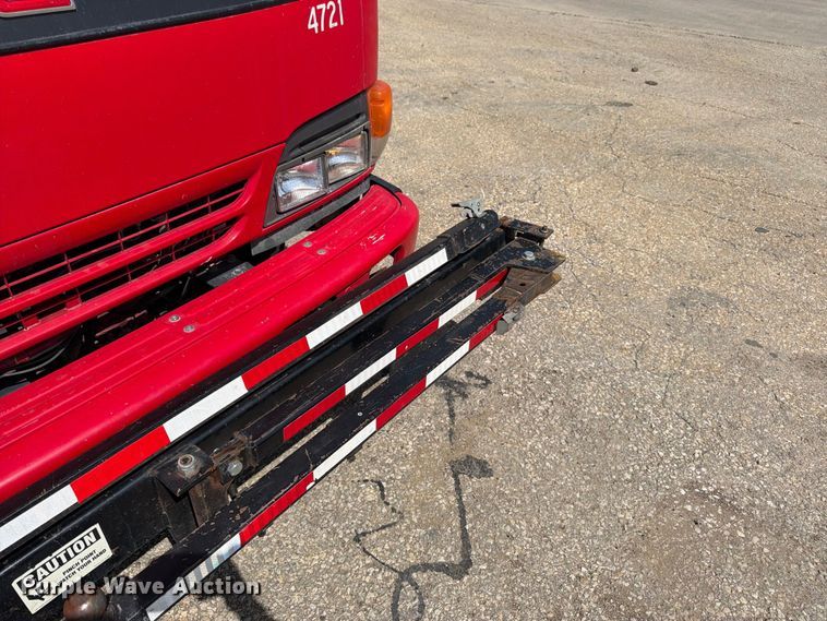 image for item EW5063 2004 GMC W5 paint striper truck