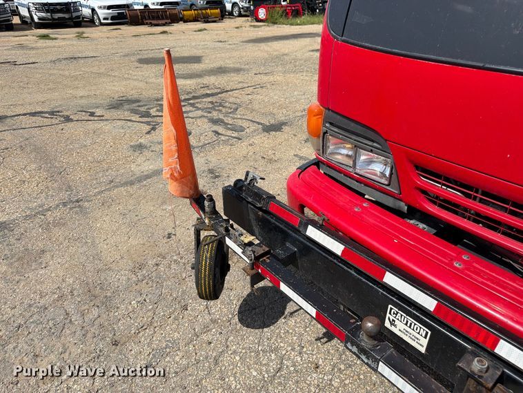 image for item EW5063 2004 GMC W5 paint striper truck