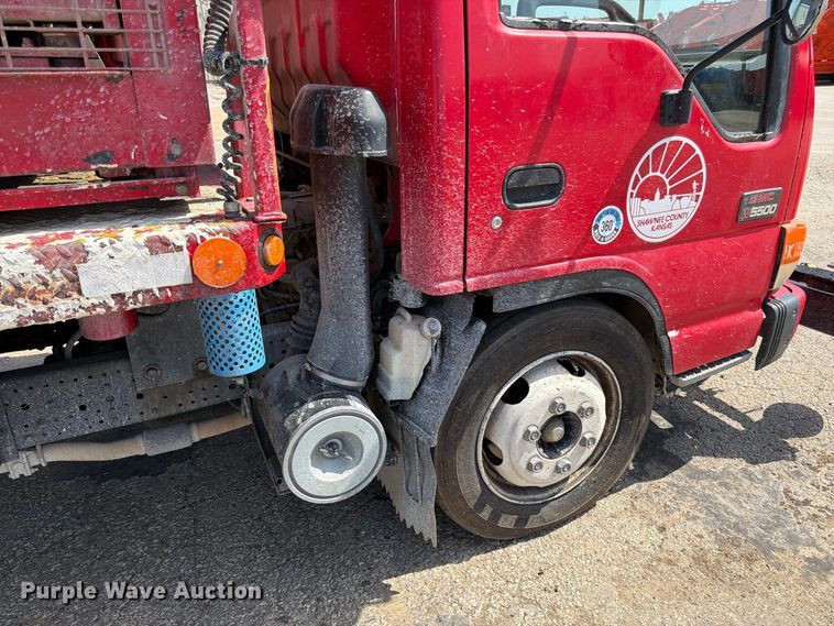 image for item EW5063 2004 GMC W5 paint striper truck