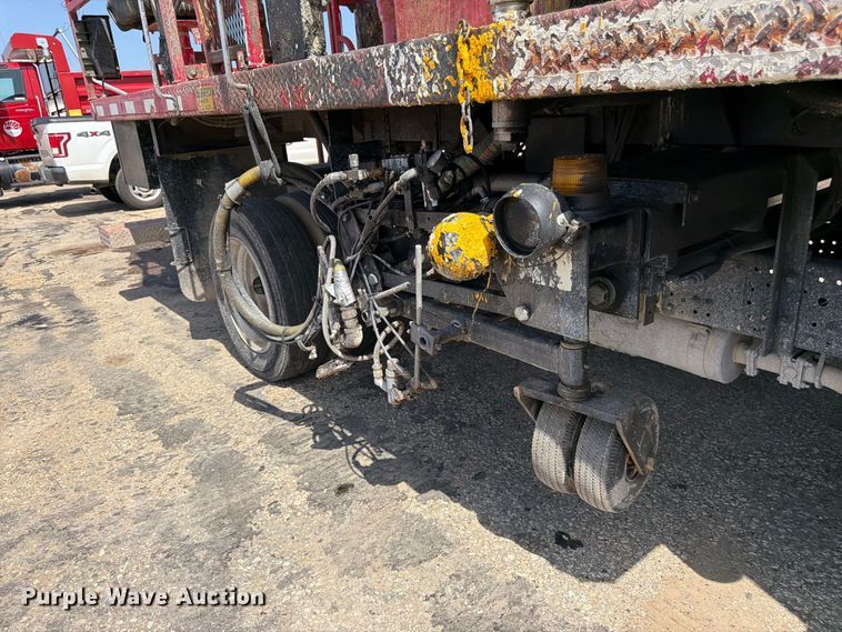 image for item EW5063 2004 GMC W5 paint striper truck