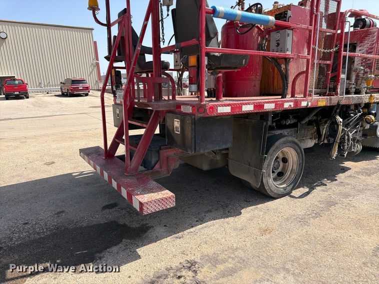 image for item EW5063 2004 GMC W5 paint striper truck
