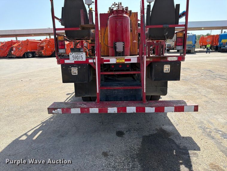 image for item EW5063 2004 GMC W5 paint striper truck