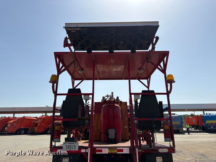 image for item EW5063 2004 GMC W5 paint striper truck