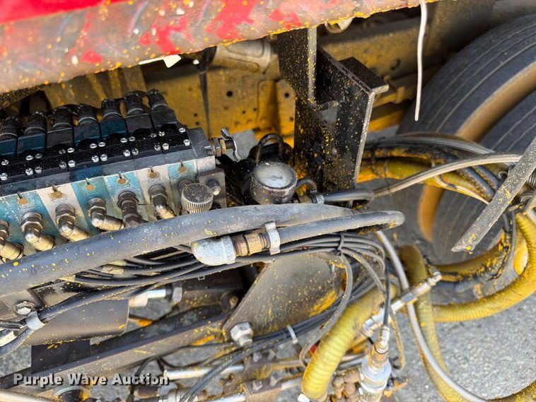 image for item EW5063 2004 GMC W5 paint striper truck