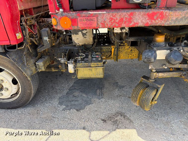 image for item EW5063 2004 GMC W5 paint striper truck