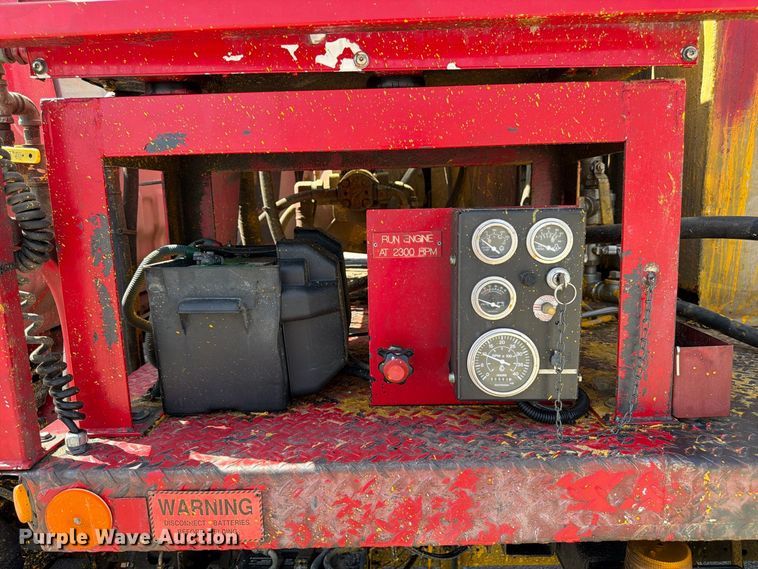 image for item EW5063 2004 GMC W5 paint striper truck