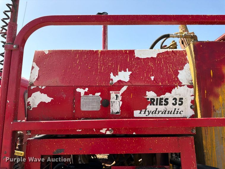 image for item EW5063 2004 GMC W5 paint striper truck