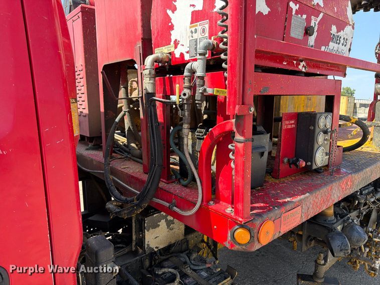 image for item EW5063 2004 GMC W5 paint striper truck