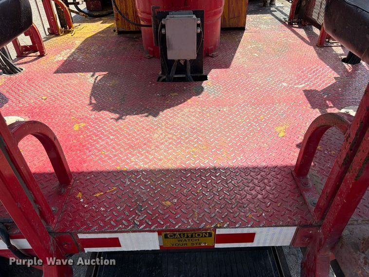 image for item EW5063 2004 GMC W5 paint striper truck