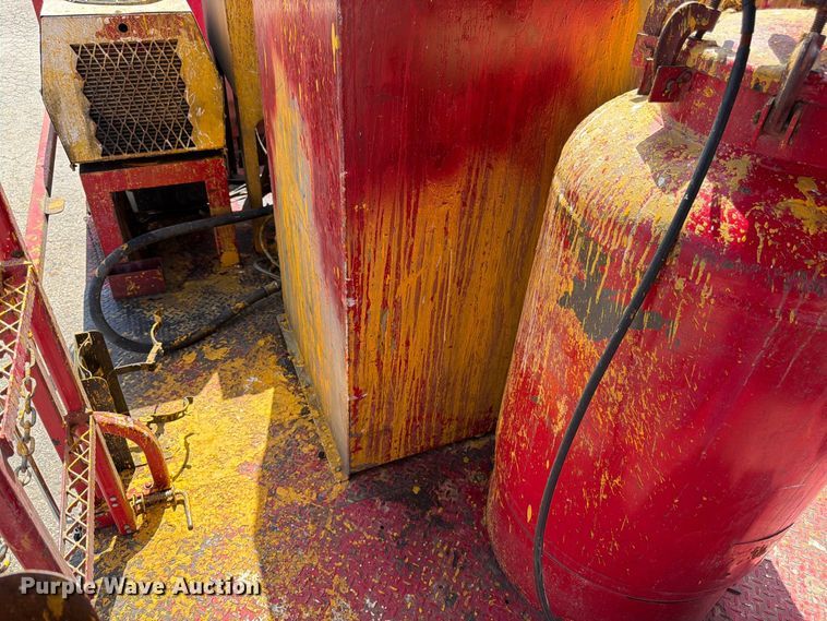 image for item EW5063 2004 GMC W5 paint striper truck