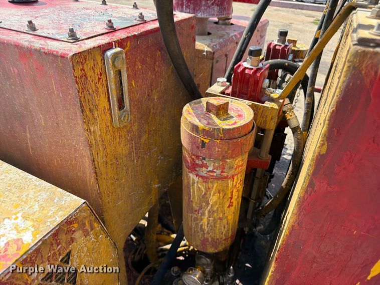 image for item EW5063 2004 GMC W5 paint striper truck