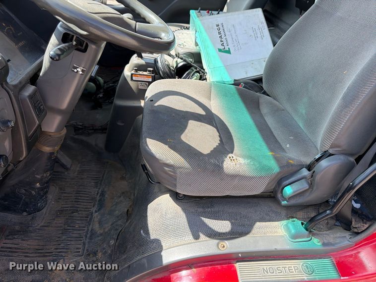 image for item EW5063 2004 GMC W5 paint striper truck