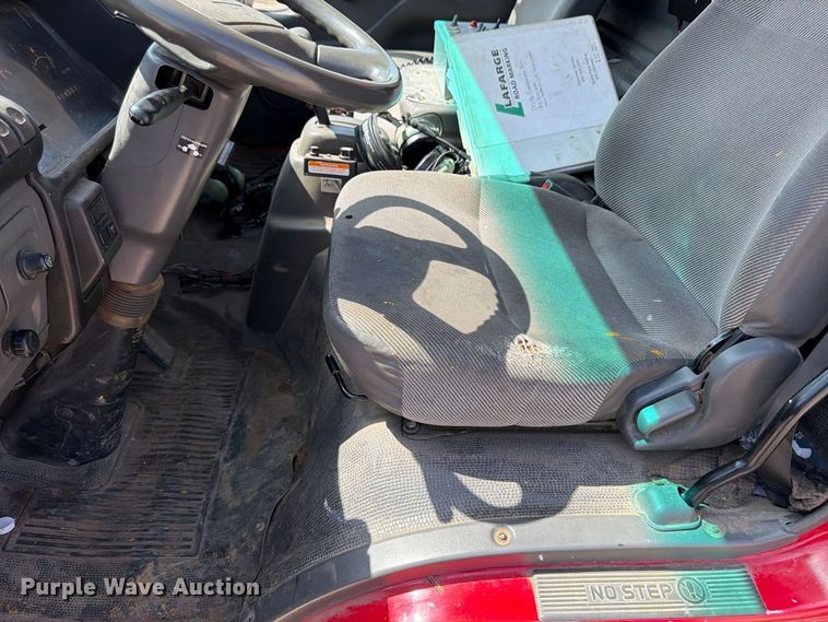 image for item EW5063 2004 GMC W5 paint striper truck