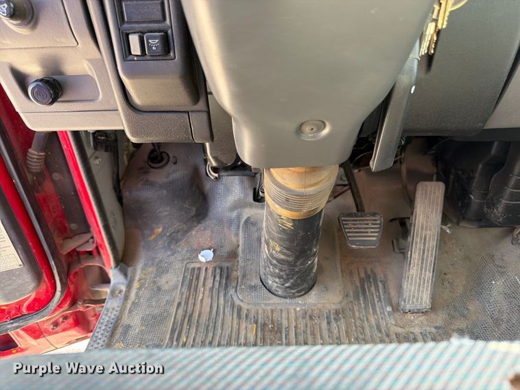 image for item EW5063 2004 GMC W5 paint striper truck