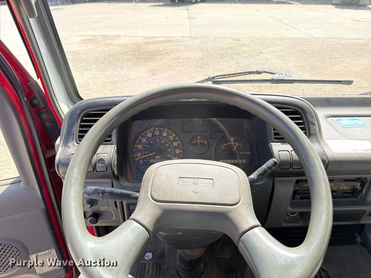 image for item EW5063 2004 GMC W5 paint striper truck