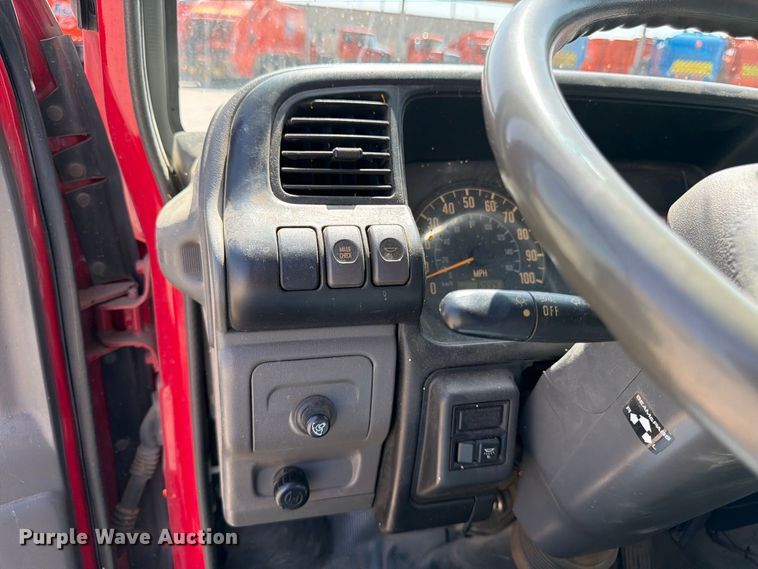 image for item EW5063 2004 GMC W5 paint striper truck