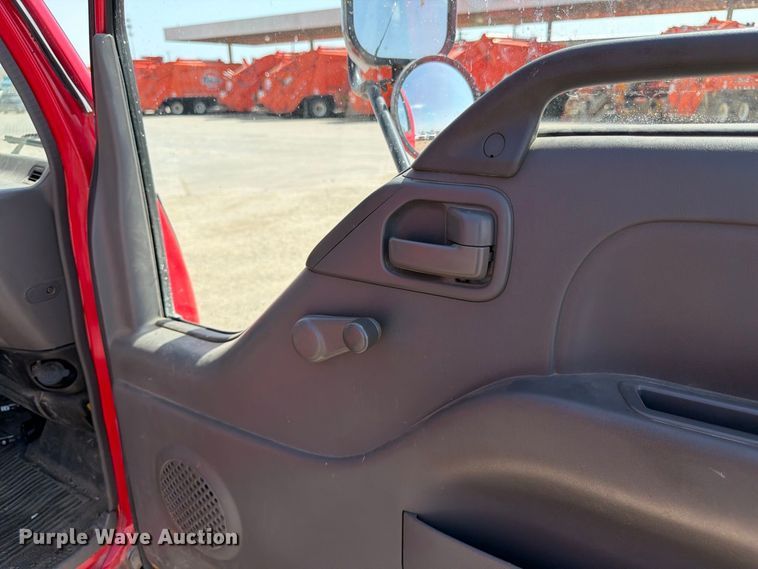 image for item EW5063 2004 GMC W5 paint striper truck