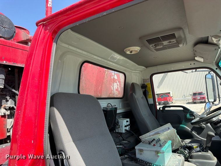 image for item EW5063 2004 GMC W5 paint striper truck