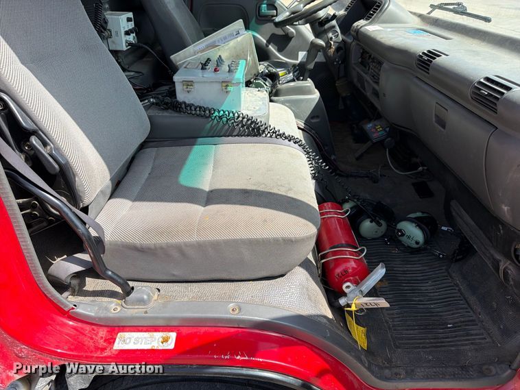 image for item EW5063 2004 GMC W5 paint striper truck