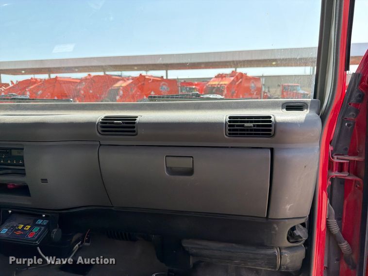 image for item EW5063 2004 GMC W5 paint striper truck