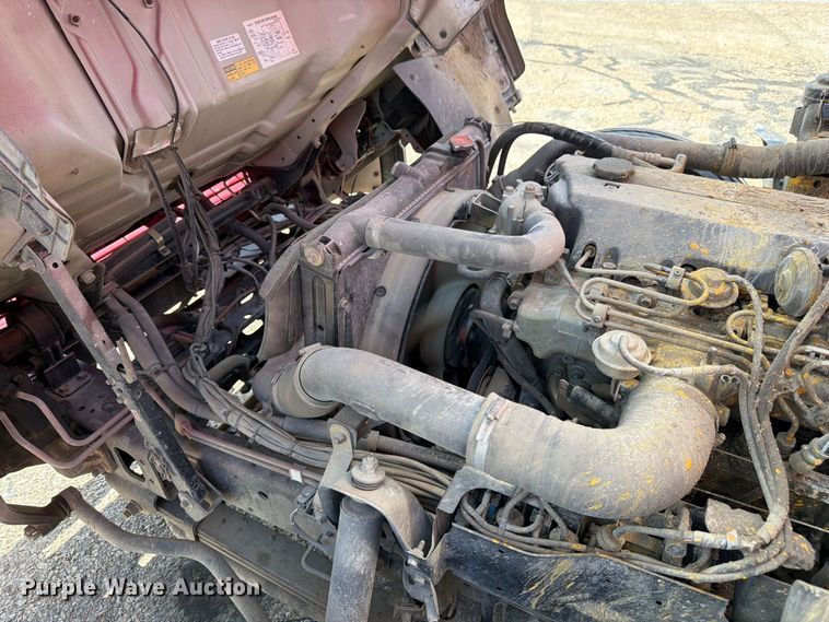 image for item EW5063 2004 GMC W5 paint striper truck