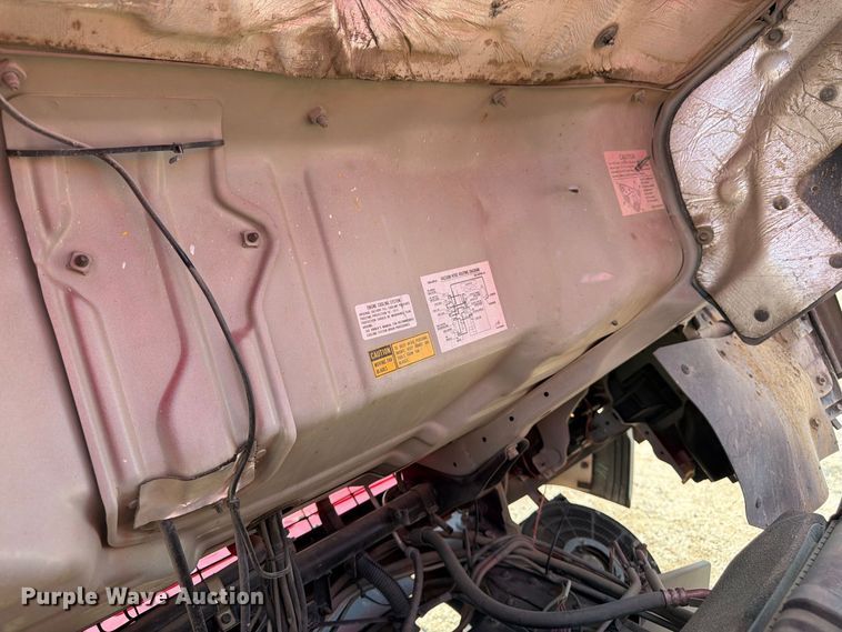 image for item EW5063 2004 GMC W5 paint striper truck