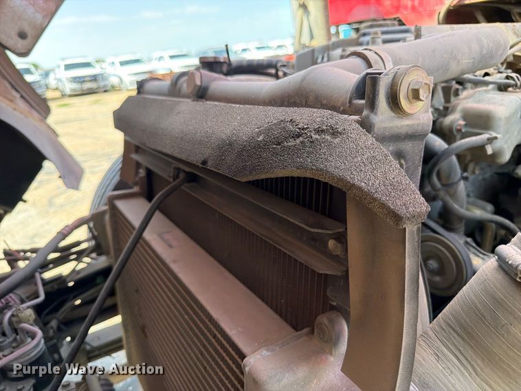 image for item EW5063 2004 GMC W5 paint striper truck