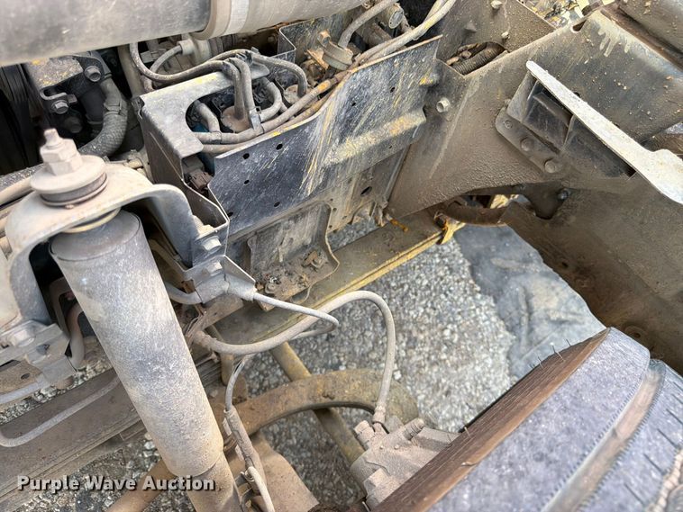 image for item EW5063 2004 GMC W5 paint striper truck