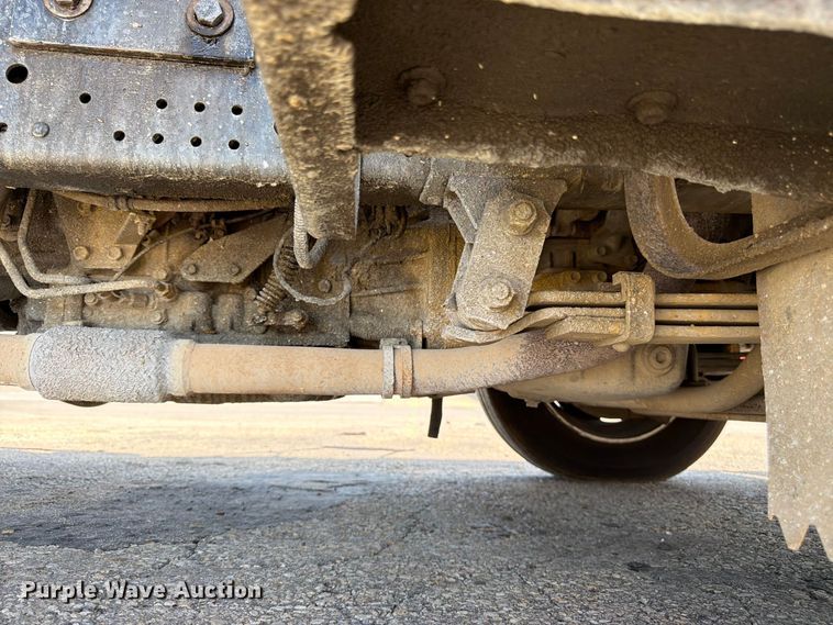 image for item EW5063 2004 GMC W5 paint striper truck