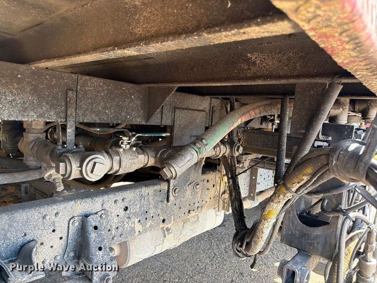 image for item EW5063 2004 GMC W5 paint striper truck