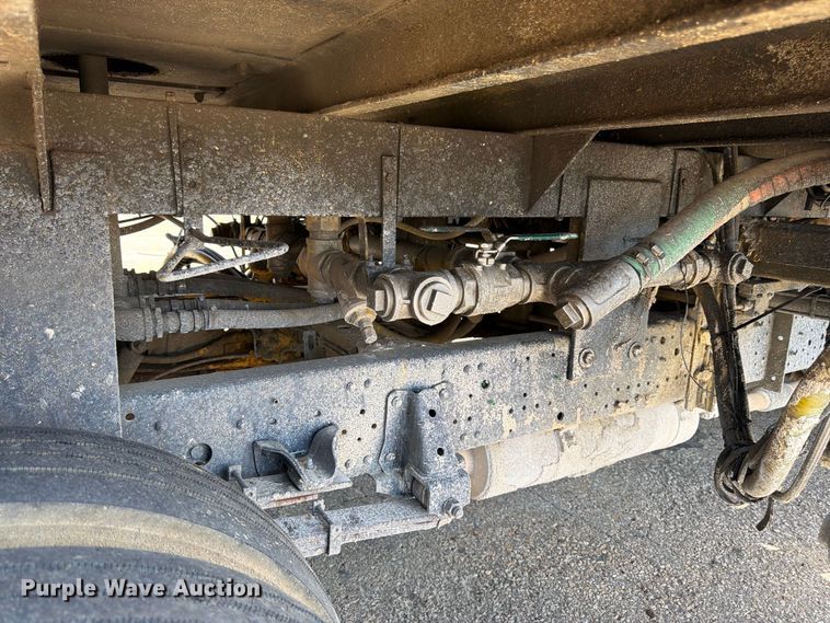 image for item EW5063 2004 GMC W5 paint striper truck