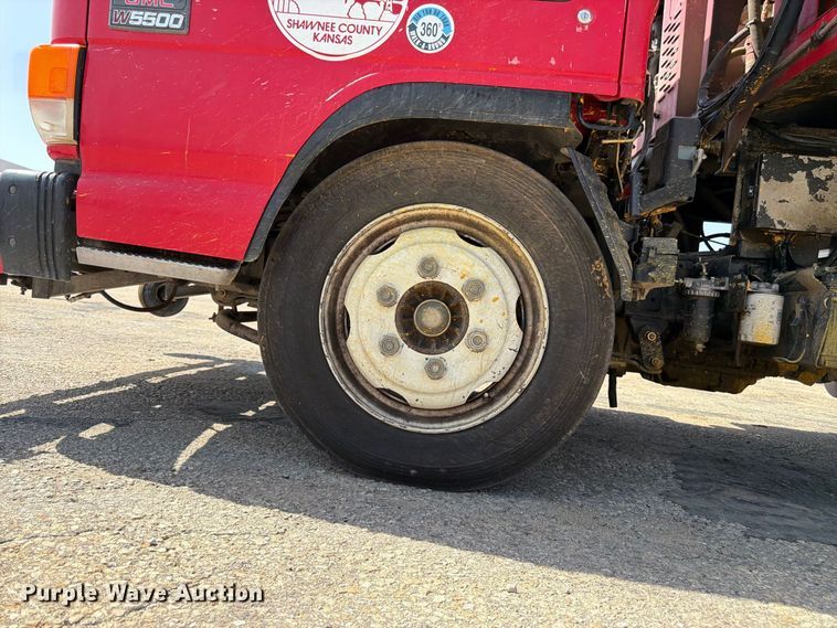image for item EW5063 2004 GMC W5 paint striper truck