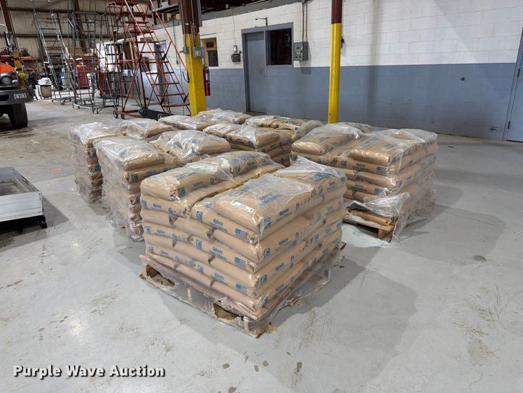 (6) pallets of Potters highway safety spheres