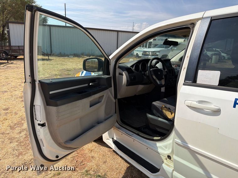 image for item EW8937 2010 Dodge Grand Caravan van