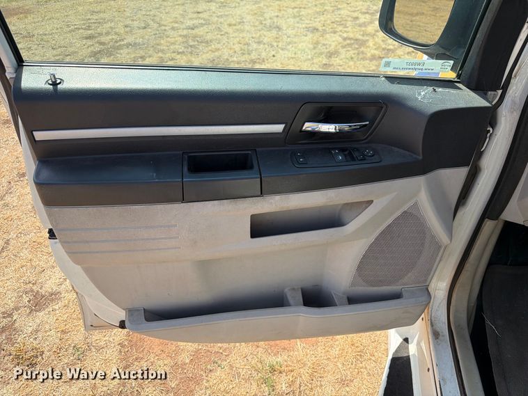 image for item EW8937 2010 Dodge Grand Caravan van