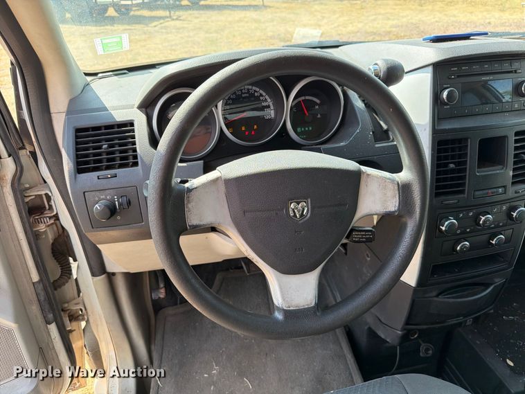image for item EW8937 2010 Dodge Grand Caravan van