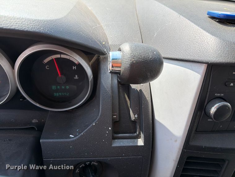 image for item EW8937 2010 Dodge Grand Caravan van