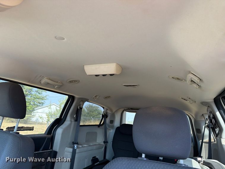 image for item EW8937 2010 Dodge Grand Caravan van
