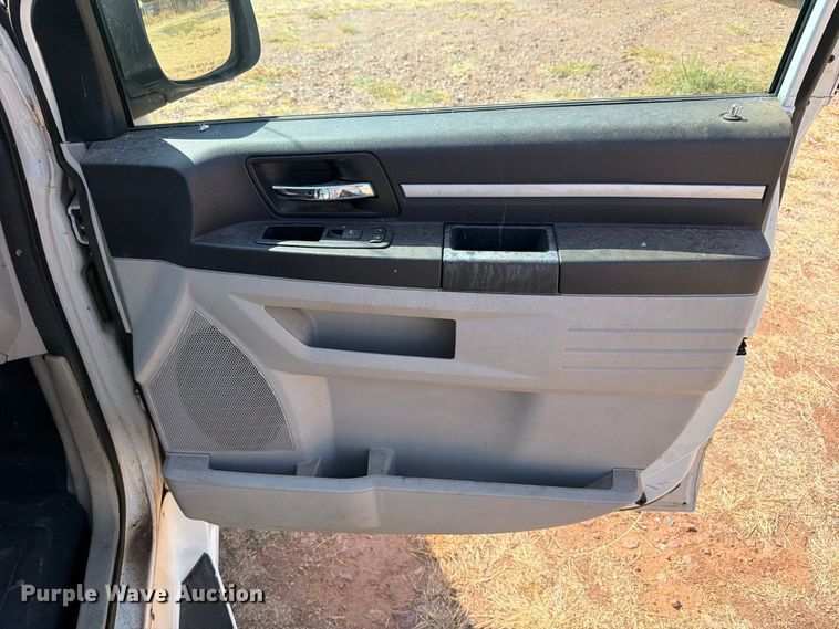 image for item EW8937 2010 Dodge Grand Caravan van