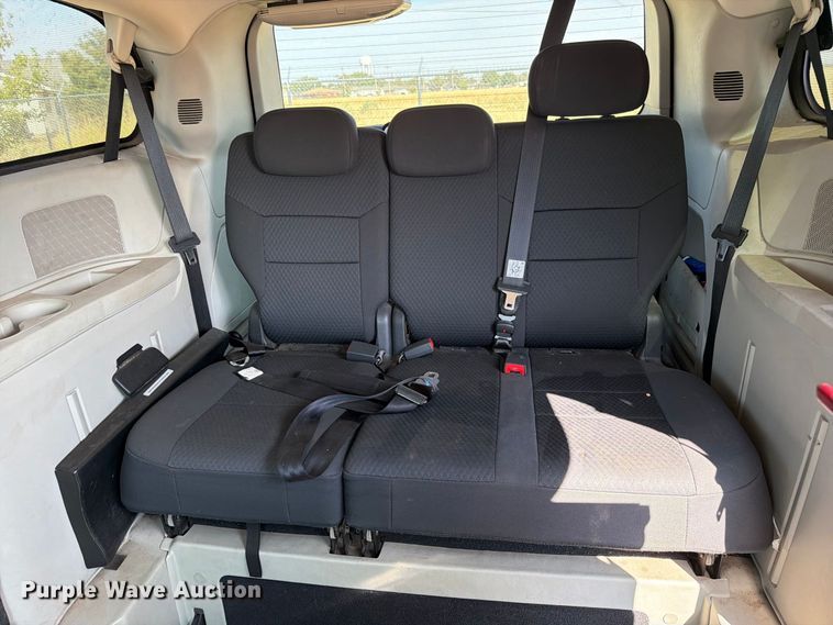 image for item EW8937 2010 Dodge Grand Caravan van