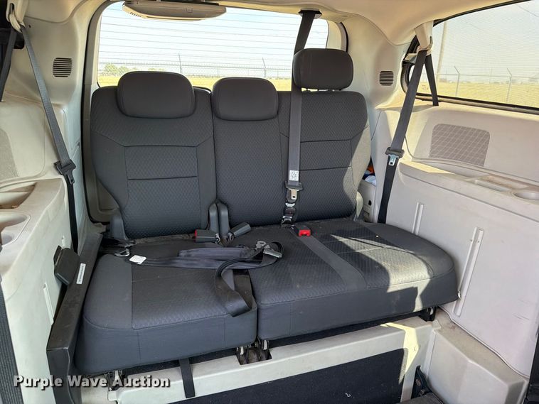 image for item EW8937 2010 Dodge Grand Caravan van
