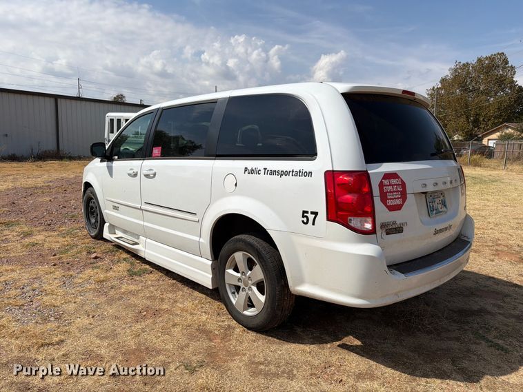 image for item EW8938 2017 Dodge Grand Caravan van