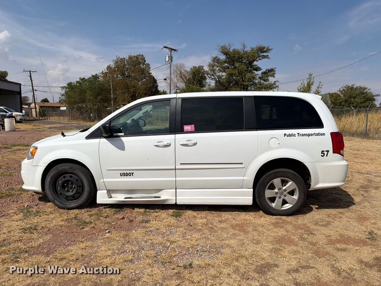 image for item EW8938 2017 Dodge Grand Caravan van