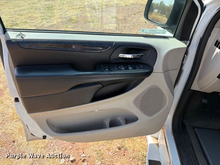 image for item EW8938 2017 Dodge Grand Caravan van