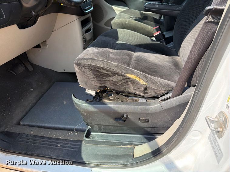 image for item EW8938 2017 Dodge Grand Caravan van