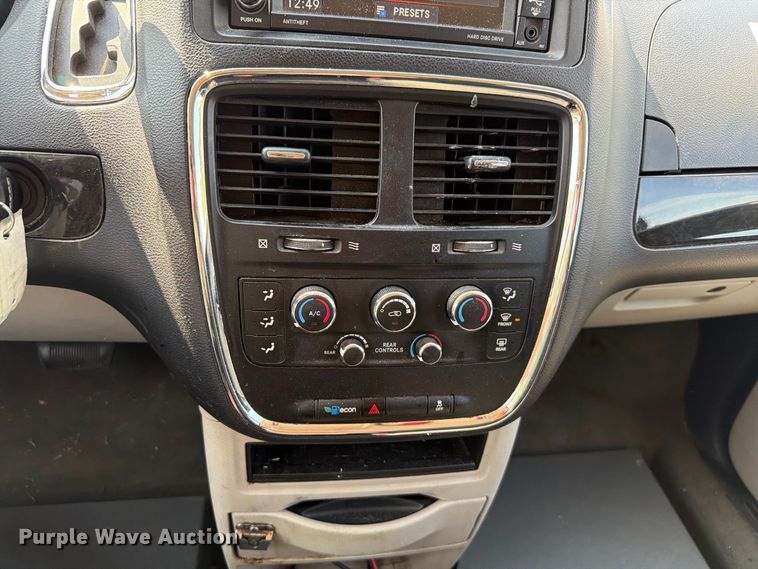 image for item EW8938 2017 Dodge Grand Caravan van