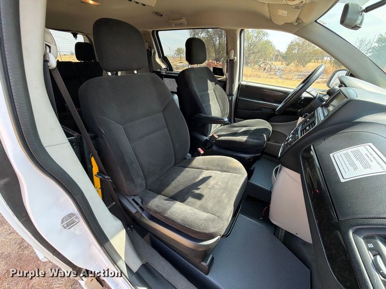 image for item EW8938 2017 Dodge Grand Caravan van