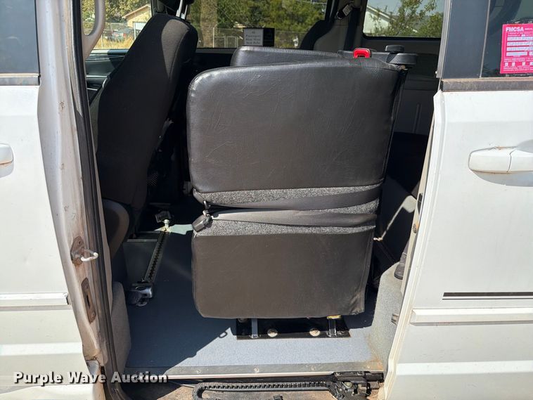 image for item EW8938 2017 Dodge Grand Caravan van