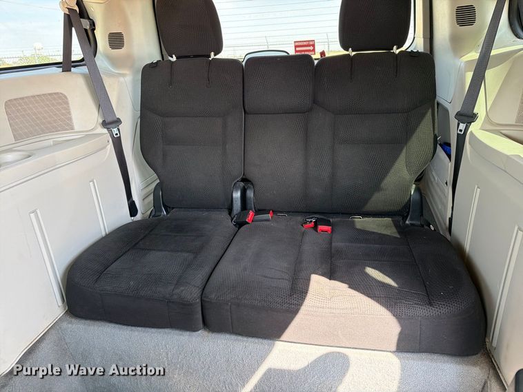 image for item EW8938 2017 Dodge Grand Caravan van